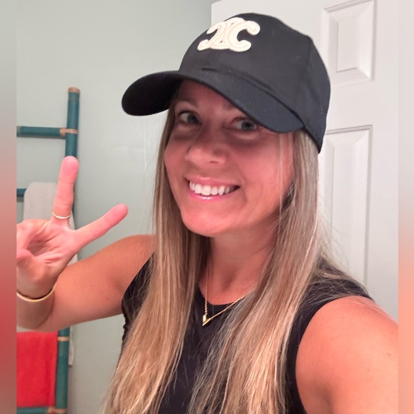 ✨ HFossiano is LIVE - Luxury /Designer Show✨ - Picture 2 of 11